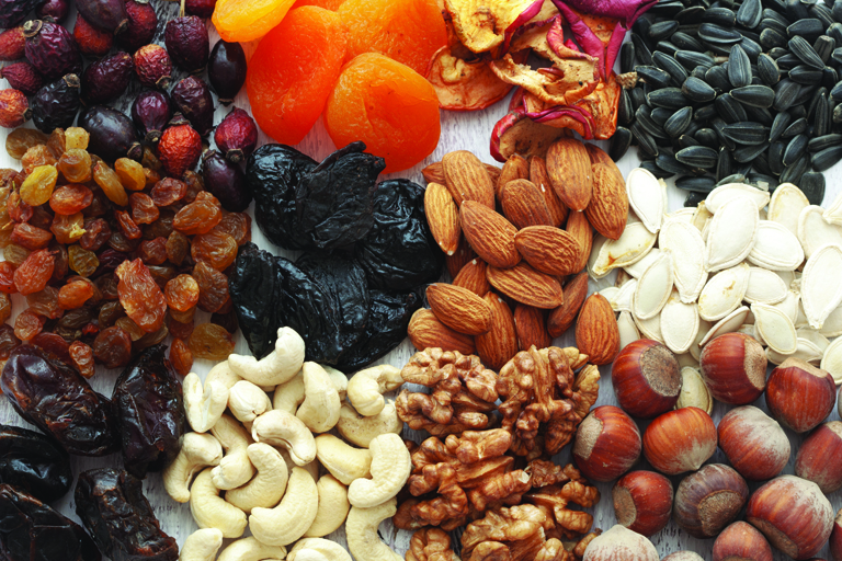 Nüsse und Trockenfrüchte